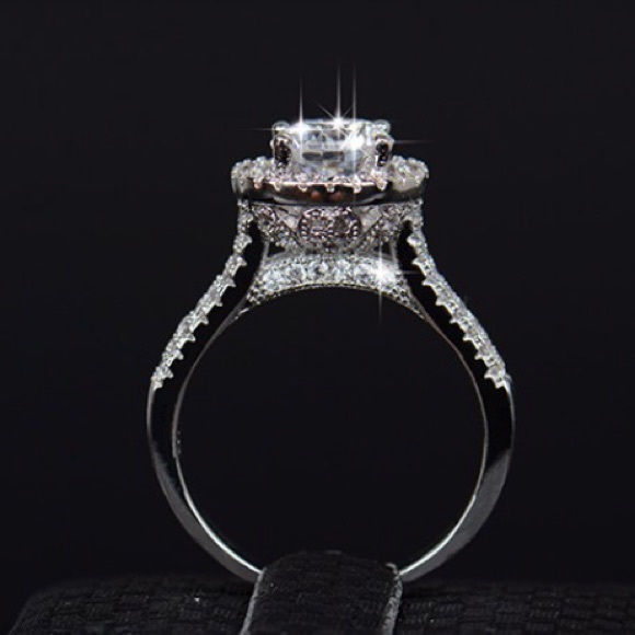 ⬇️ PRICE DROP The Ultimate Engagement Ring - Picture 3 of 5